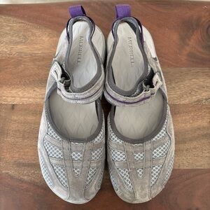 New Merrell Women's Gray and Purple Sandals. 8